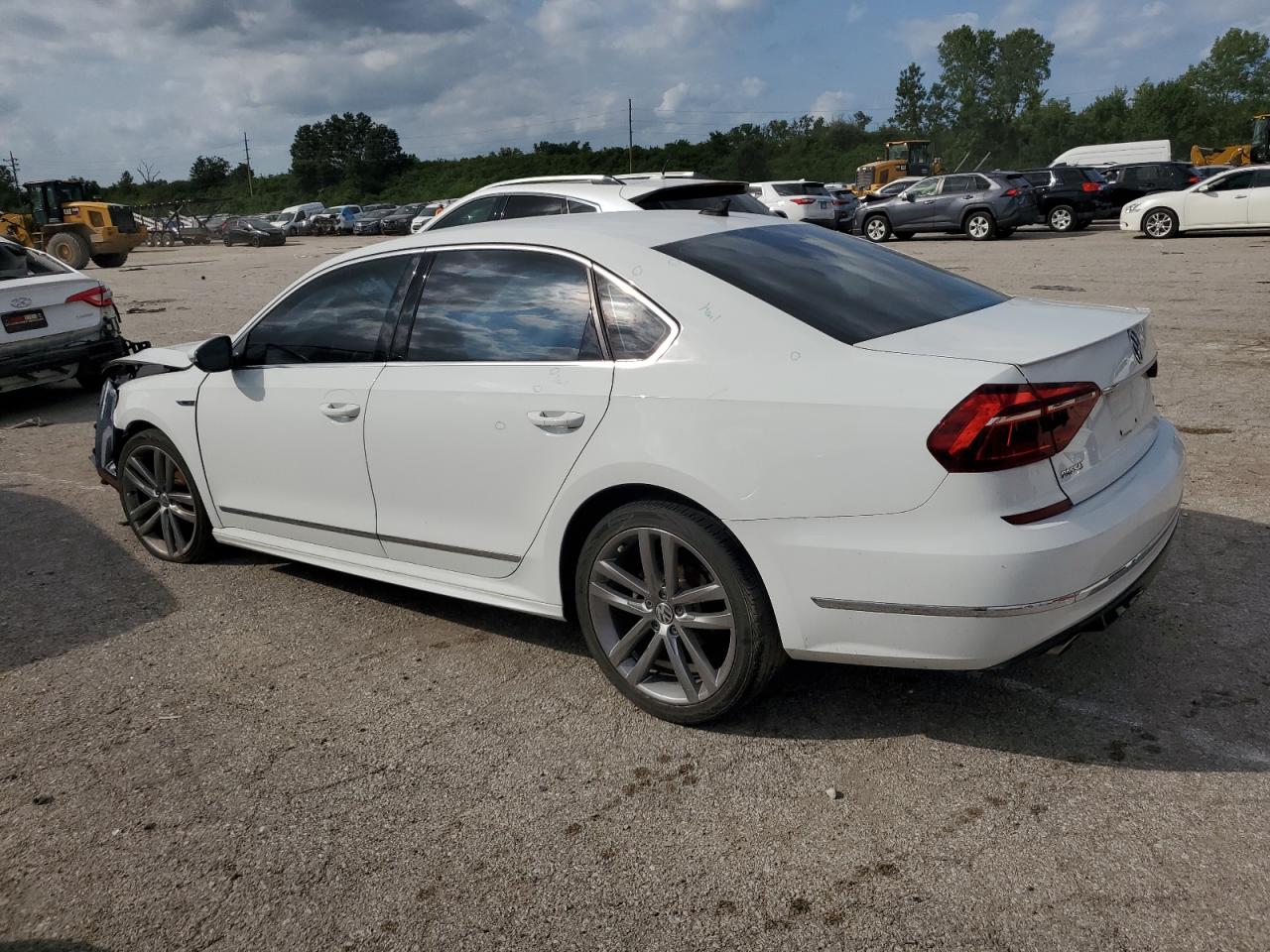 Lot #2813412080 2017 VOLKSWAGEN PASSAT R-L