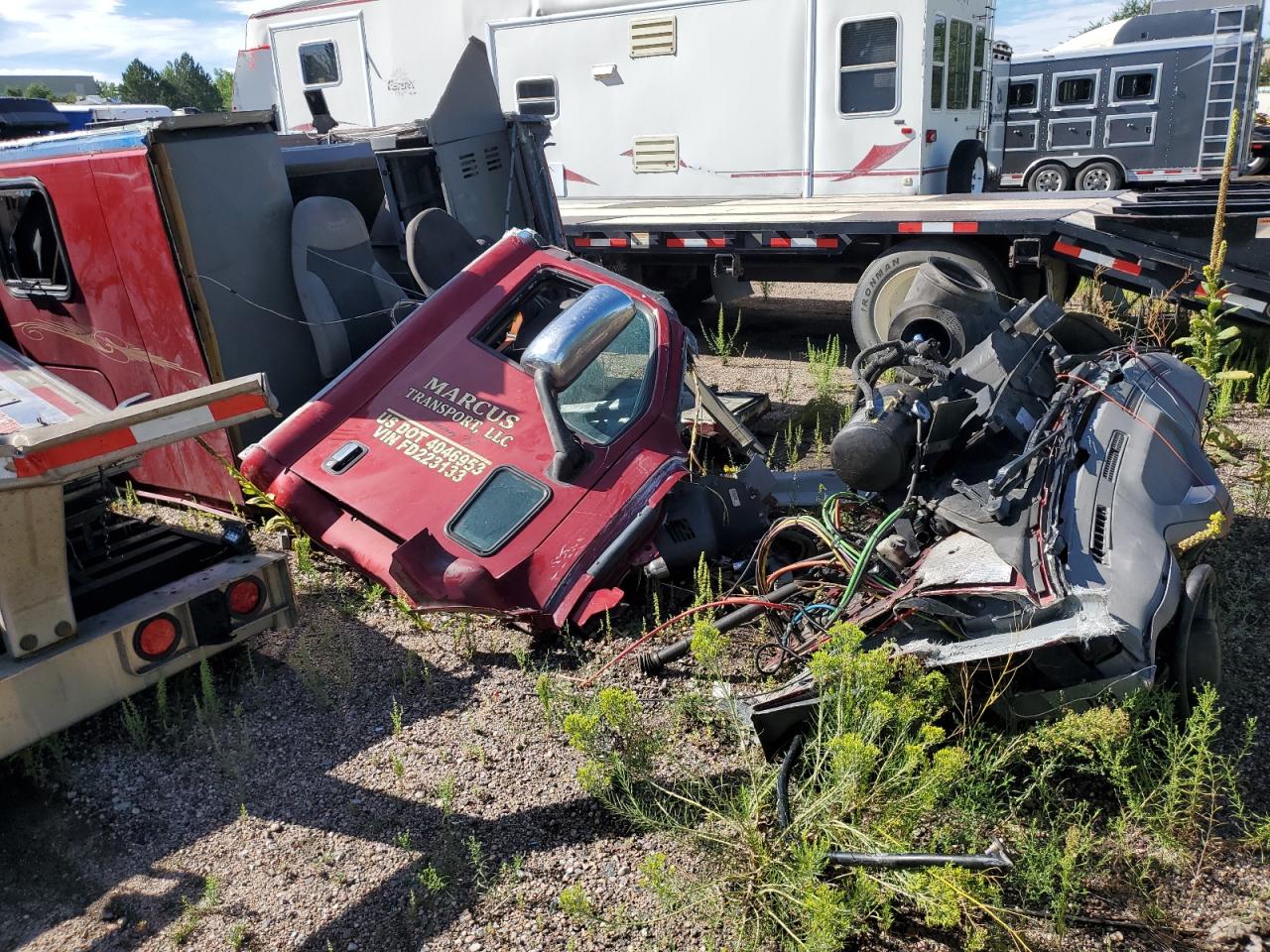 Lot #2811990371 2015 PETERBILT 587