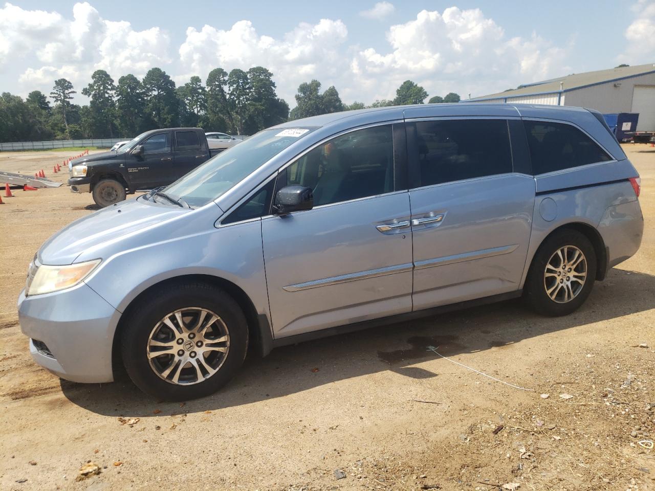 Lot #2943101473 2013 HONDA ODYSSEY EX