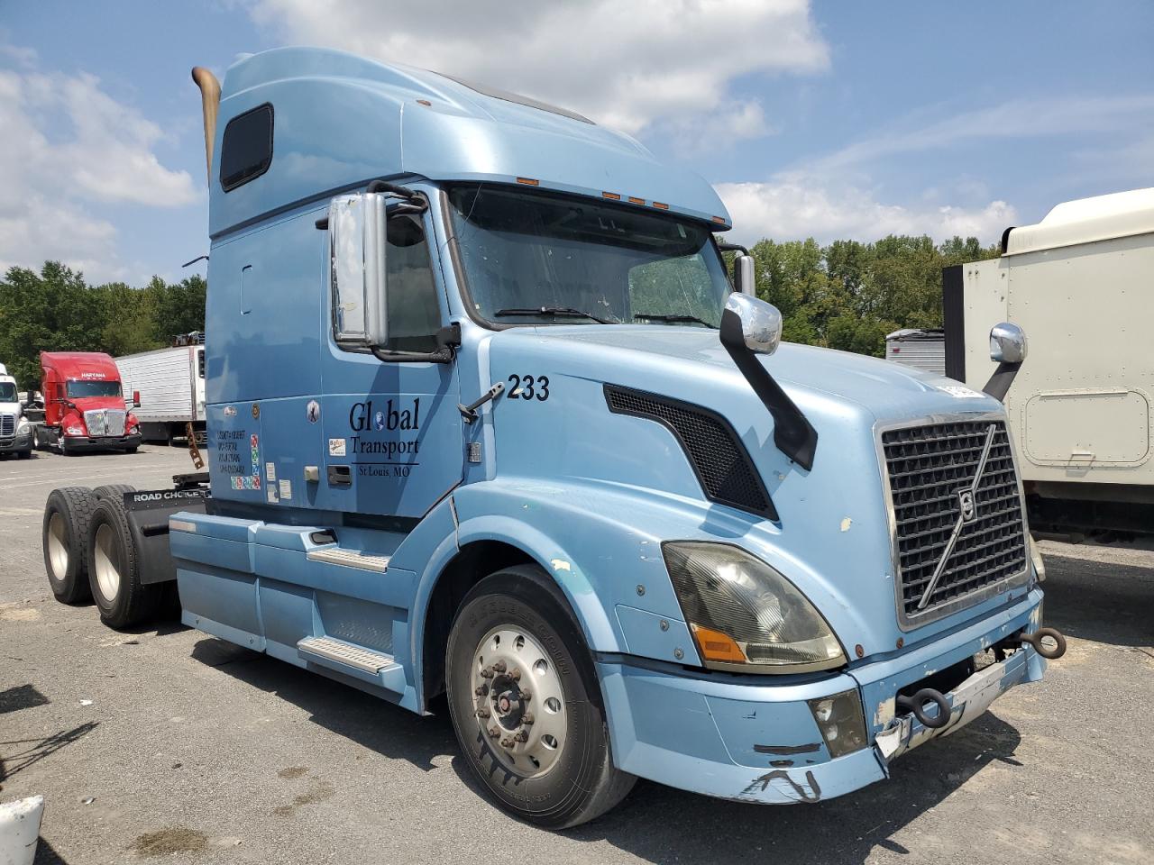 Lot #2779635596 2012 VOLVO VN VNL