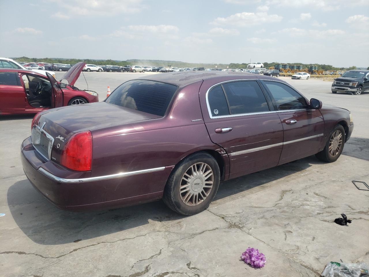 Lot #2837609864 2006 LINCOLN TOWN CAR S