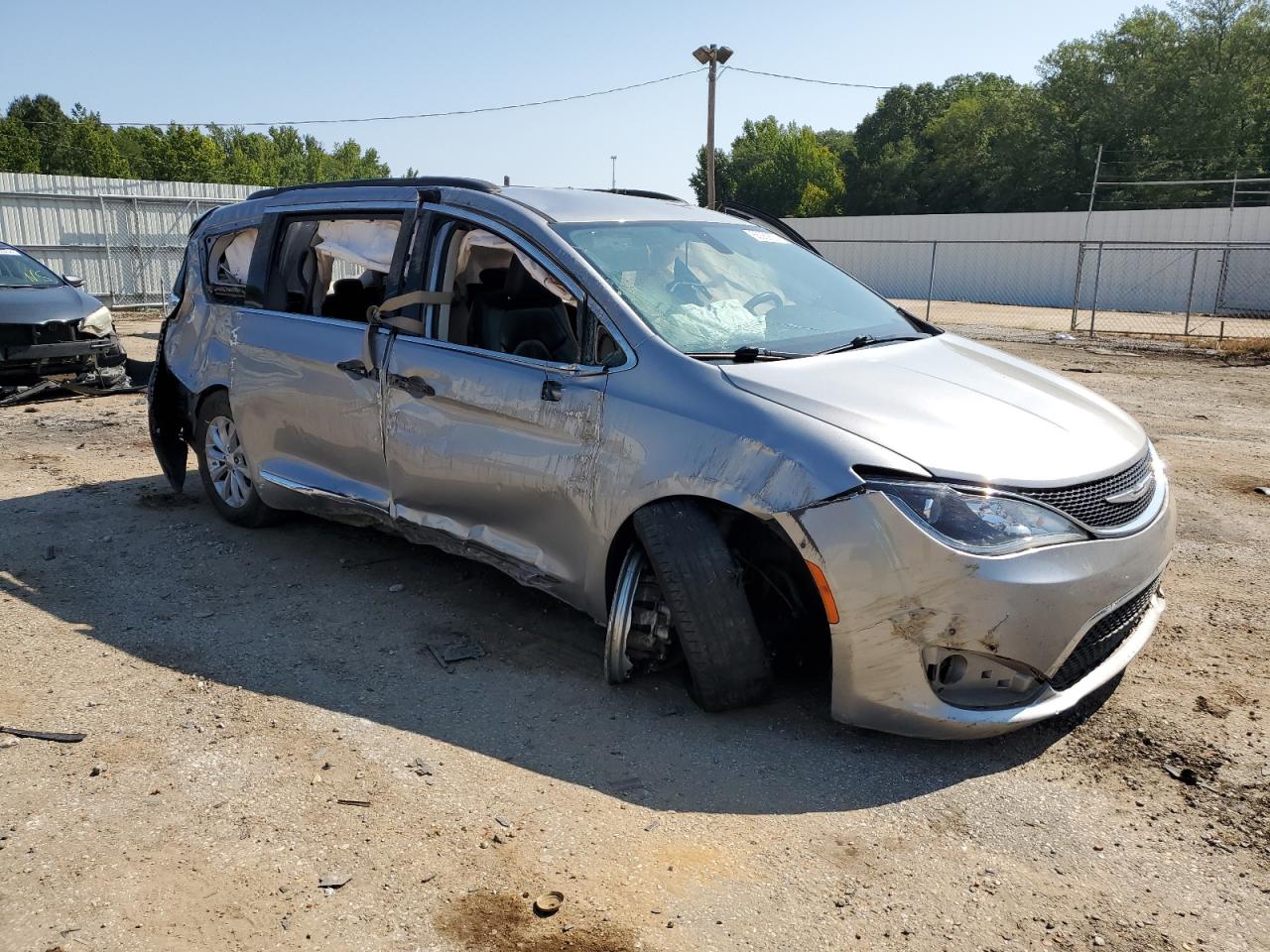 Lot #2836123622 2017 CHRYSLER PACIFICA T