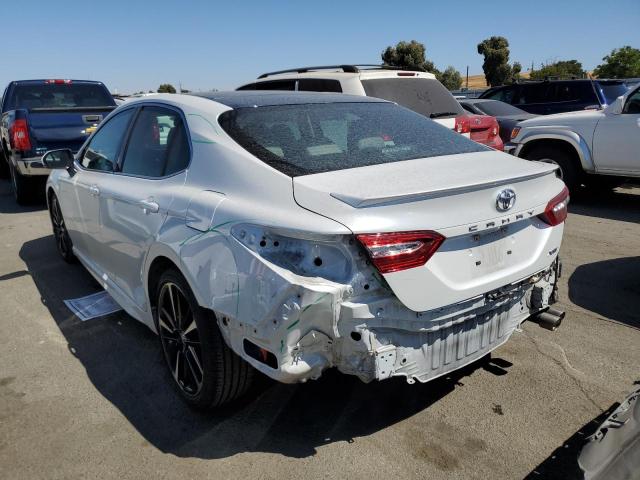 VIN 4T1B61HK6JU025185 2018 Toyota Camry, Xse no.2