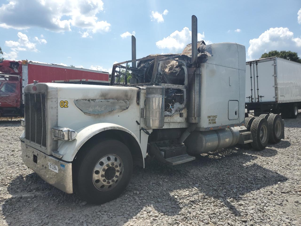 Lot #2940360097 2001 PETERBILT 379