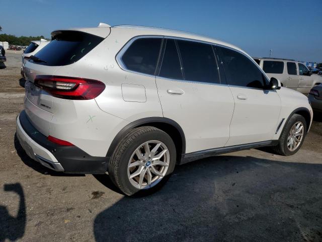 VIN 5UXTA6C05N9J19074 2022 BMW X5, Xdrive45E no.3