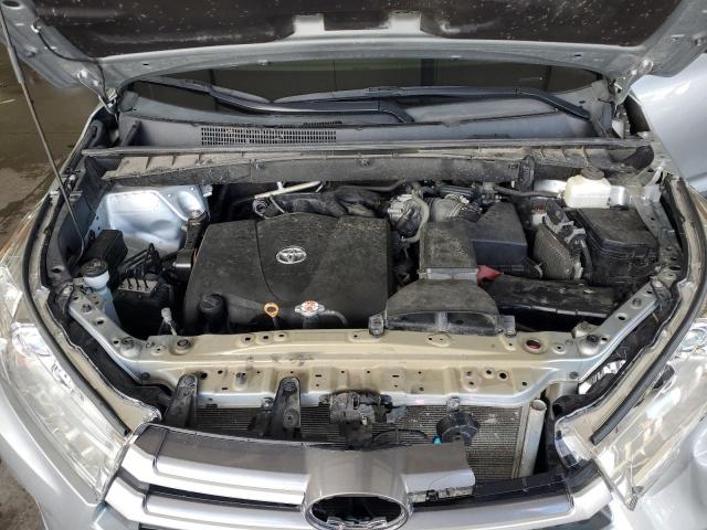 VIN 5TDJZRFHXKS563441 2019 Toyota Highlander, SE no.12