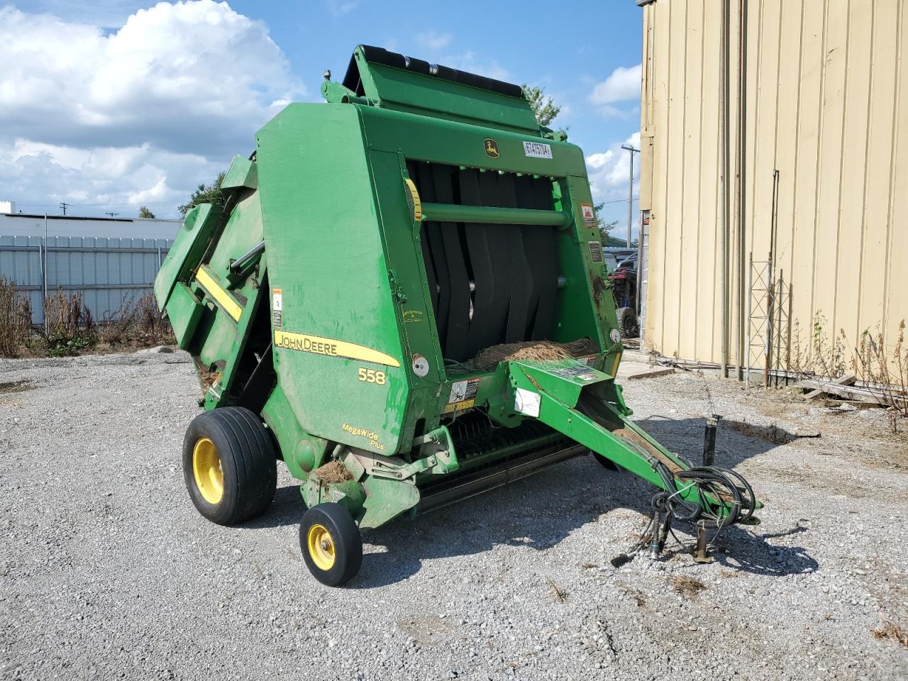 John Deere BAILER 2010 