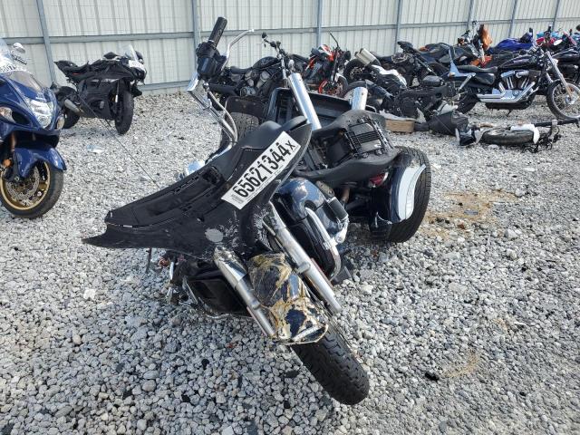 2019 HARLEY-DAVIDSON FLHTCUTG 1HD1MAF13KB856638