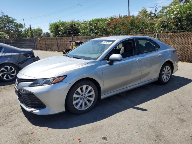 VIN 4T1B11HK5JU562225 2018 Toyota Camry, L no.1