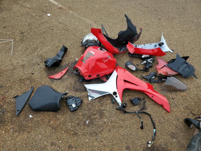 2013 SUZUKI GSX-R600 JS1GN7FAXD2102709