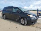 TOYOTA SIENNA LE photo