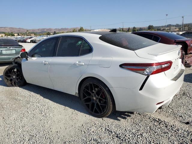 VIN 4T1BZ1HK6JU011617 2018 Toyota Camry, Xse no.2