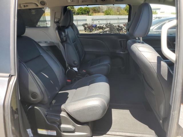 2017 TOYOTA SIENNA SE 5TDXZ3DC9HS880134