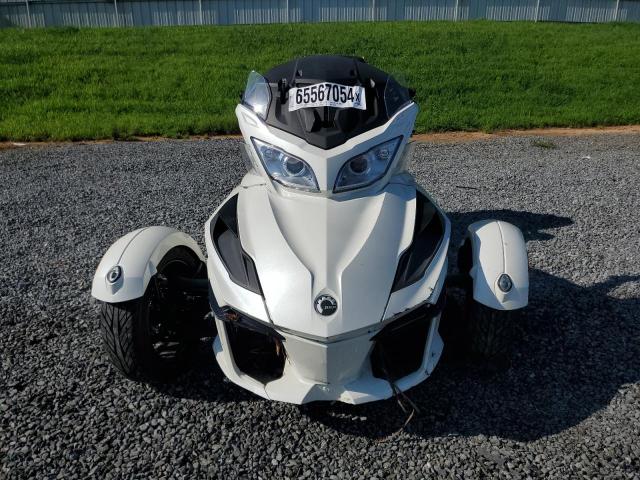 CAN-AM SPYDER ROA 2018 white  gas 2BXNBDD25JV004207 photo #3