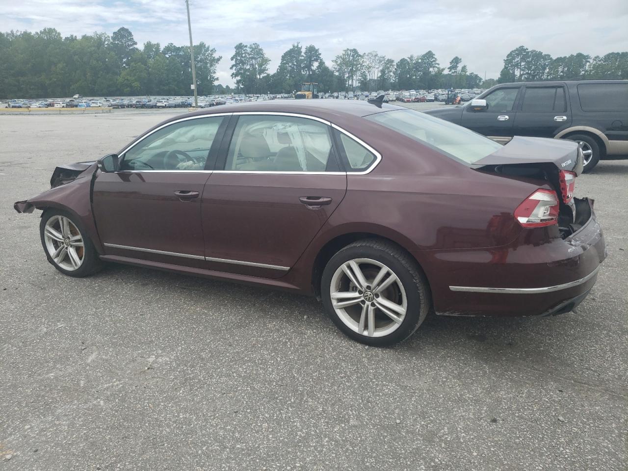 Lot #2943146383 2014 VOLKSWAGEN PASSAT SE