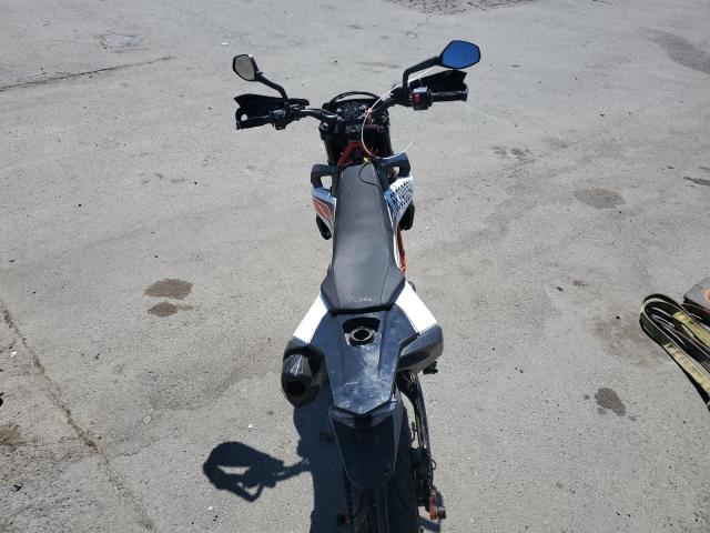 2019 KTM 690 SMC R VBKLSV408KM764204