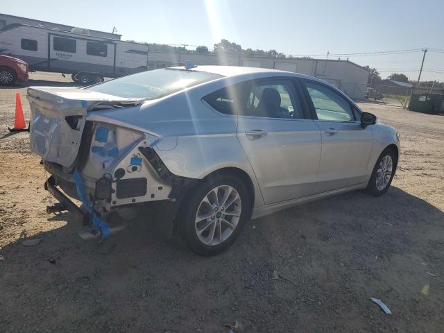 VIN 3FA6P0HD5KR247228 2019 Ford Fusion, SE no.3