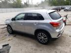 MITSUBISHI OUTLANDER photo