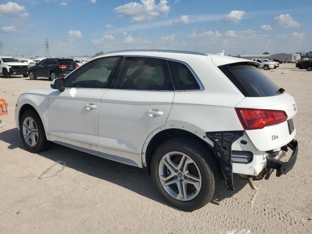 VIN WA1ANAFY4K2059594 2019 Audi Q5, Premium no.2