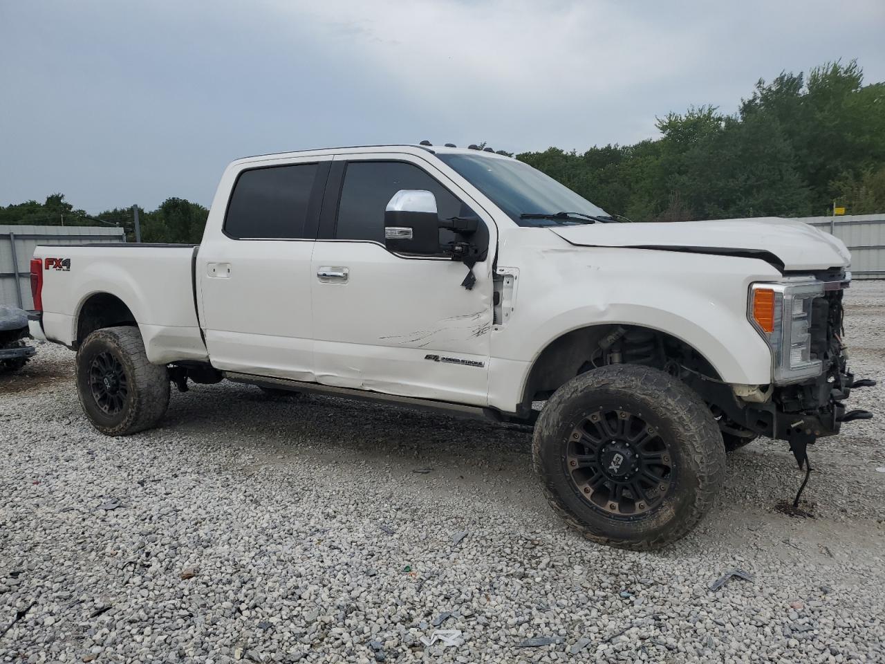 Lot #2745797065 2017 FORD F250 SUPER