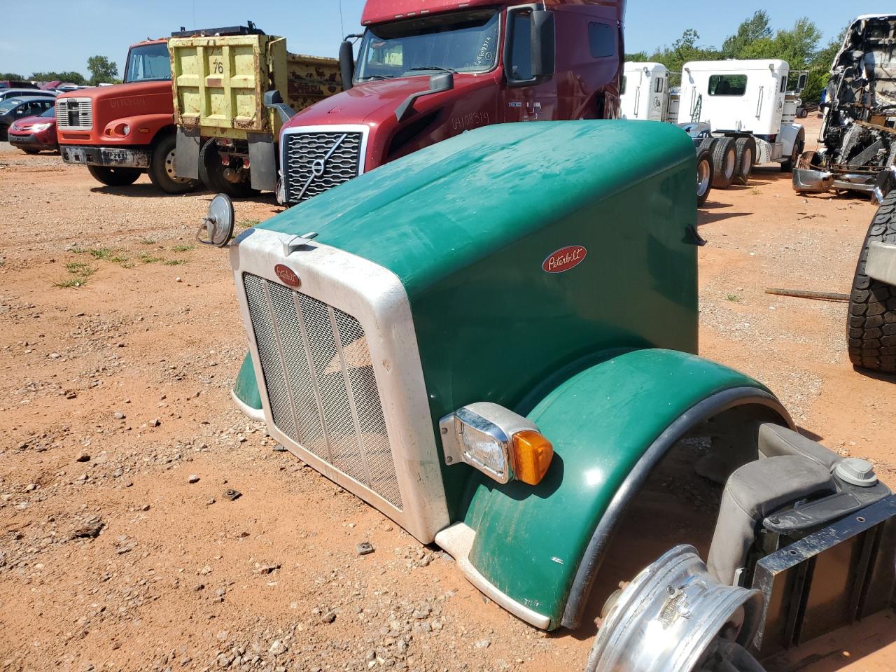 Lot #2808952717 2014 PETERBILT 365