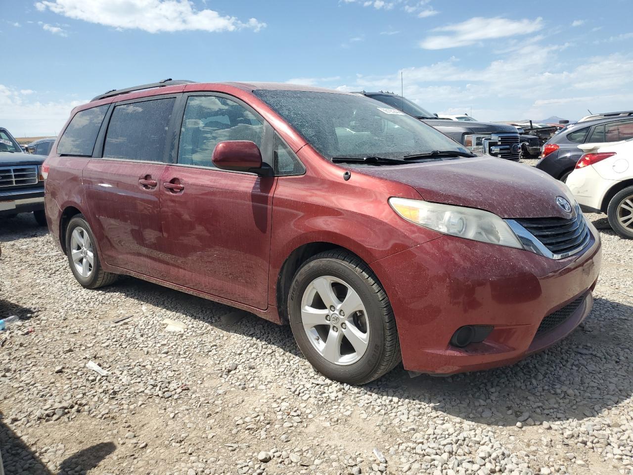 Lot #2749014360 2013 CHRYSLER TOWN & COU