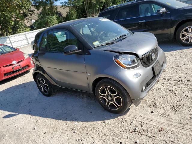 VIN WMEFJ9BA3HK229906 2017 Smart Fortwo no.4