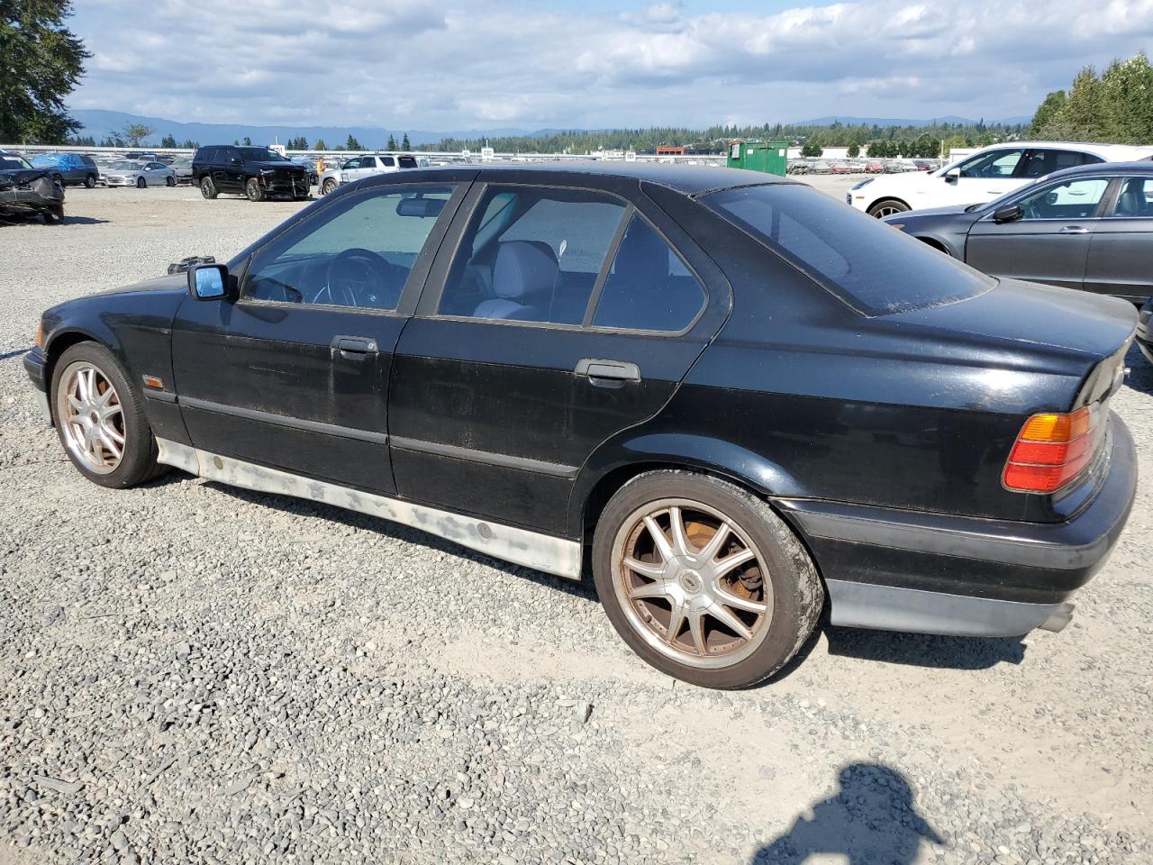 Lot #3008720122 1995 BMW 325 I AUTO