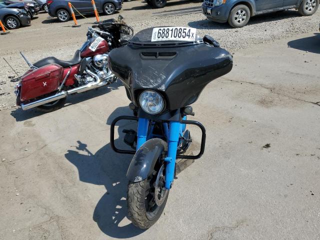2018 HARLEY-DAVIDSON FLHX STREE - 1HD1KBC39JB676581