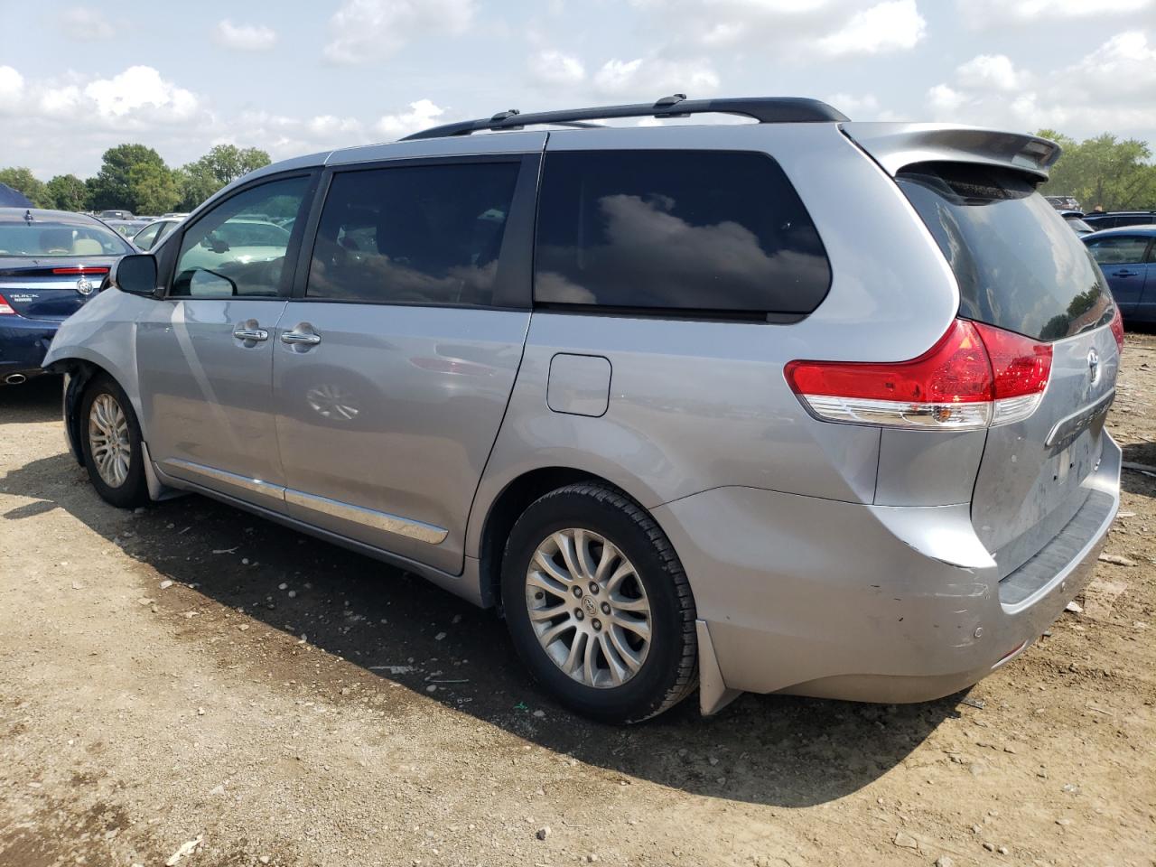 Lot #2986494260 2013 TOYOTA SIENNA XLE