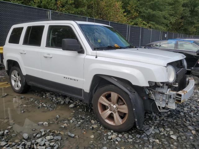 VIN 1C4NJRFBXED817153 2014 Jeep Patriot, Latitude no.4