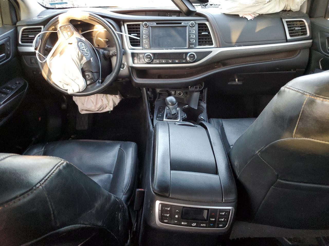 Lot #2947566746 2019 TOYOTA HIGHLANDER