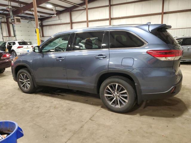 VIN 5TDJZRFH0KS717302 2019 Toyota Highlander, SE no.2