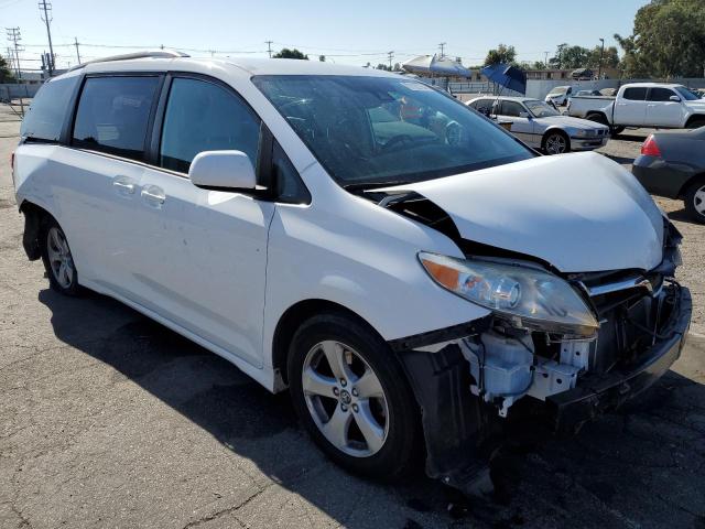 VIN 5TDKZ3DC4KS004072 2019 Toyota Sienna, LE no.4