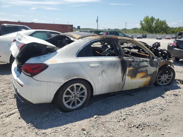 Vin: wdd3g4eb8kw021873, lot: 67147984, mercedes-benz a-class 220 20193