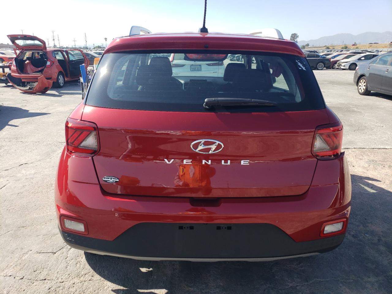 Lot #2972633895 2023 HYUNDAI VENUE SEL