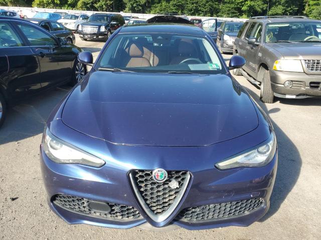 VIN ZARFAEDNXH7551460 2017 Alfa Romeo Giulia, Q4 no.5