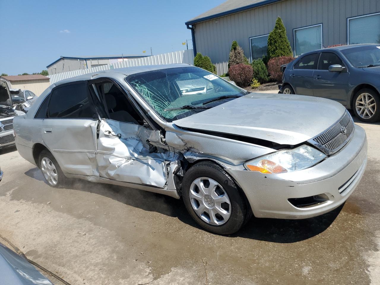 Lot #2996437396 2002 TOYOTA AVALON XL