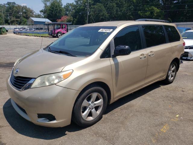 TOYOTA SIENNA LE