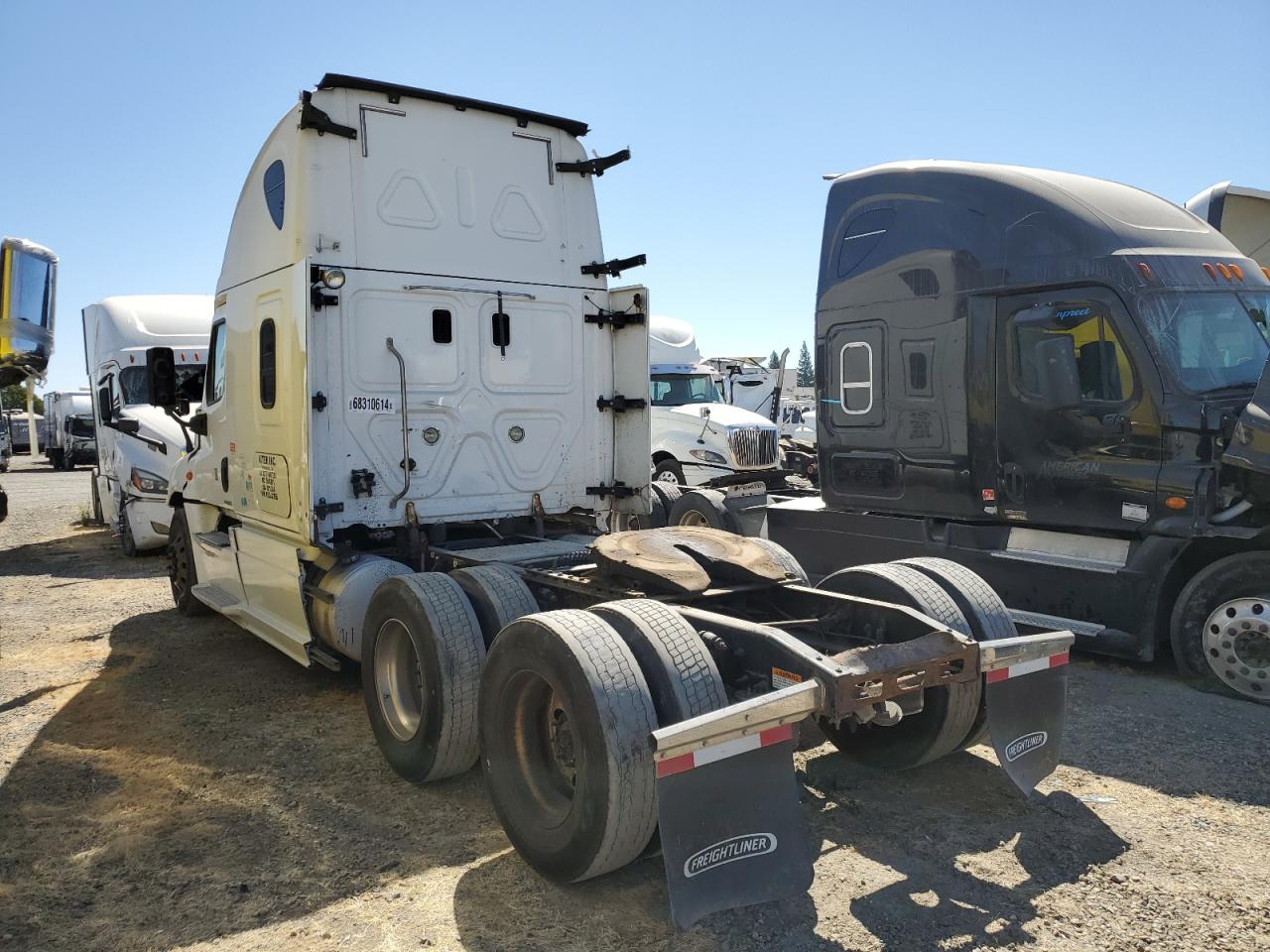 Lot #2902634236 2015 FREIGHTLINER CASCADIA 1