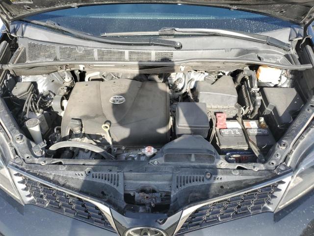 VIN 5TDXZ3DC4JS909593 2018 Toyota Sienna, SE no.12