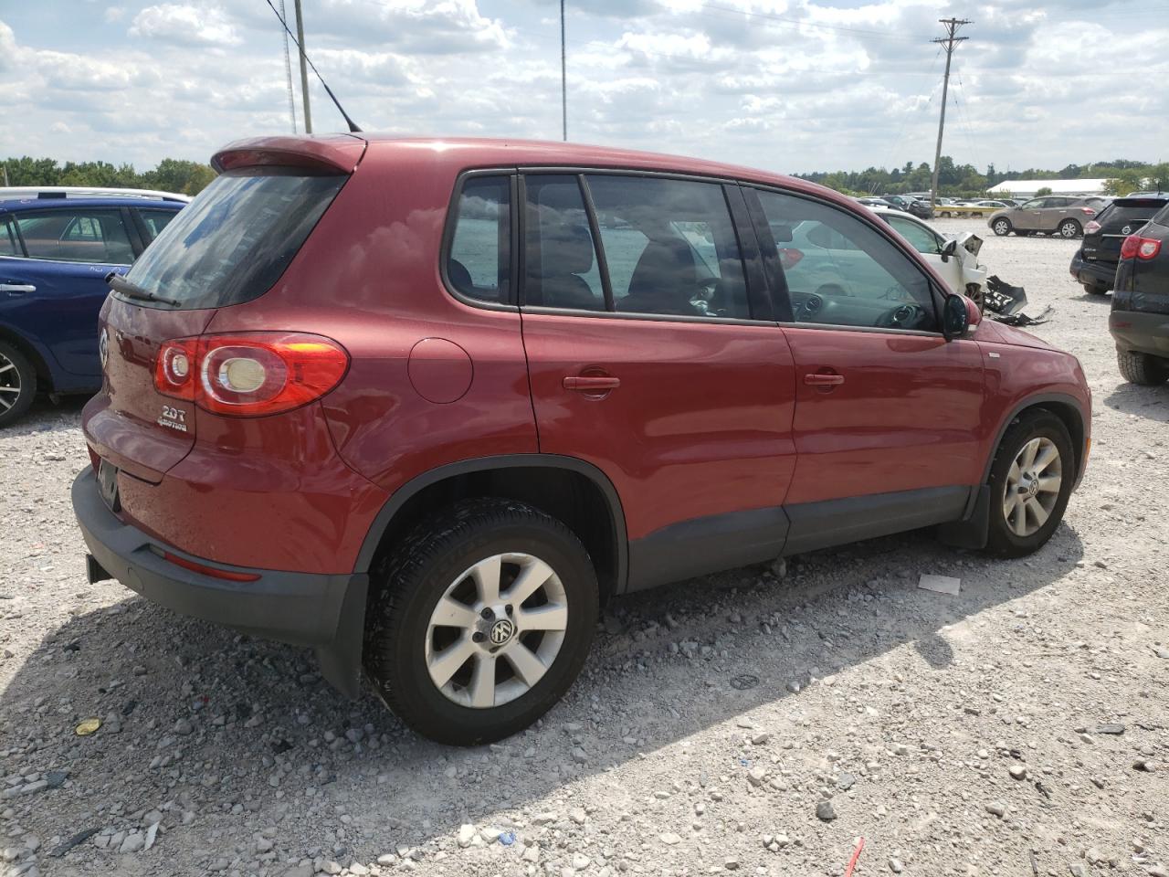 Lot #2845369052 2010 VOLKSWAGEN TIGUAN SE