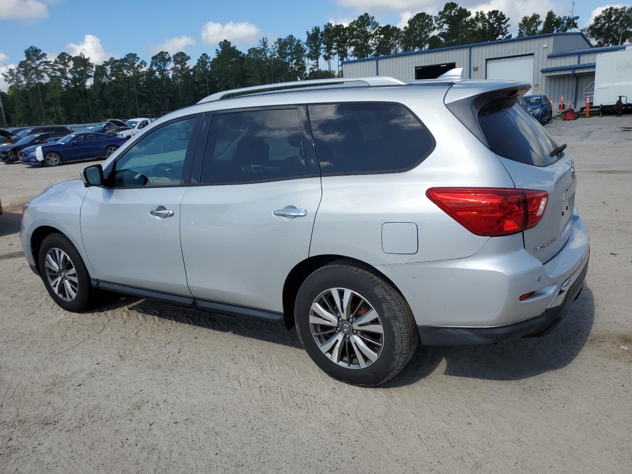 Lot #2821138127 2019 NISSAN PATHFINDER