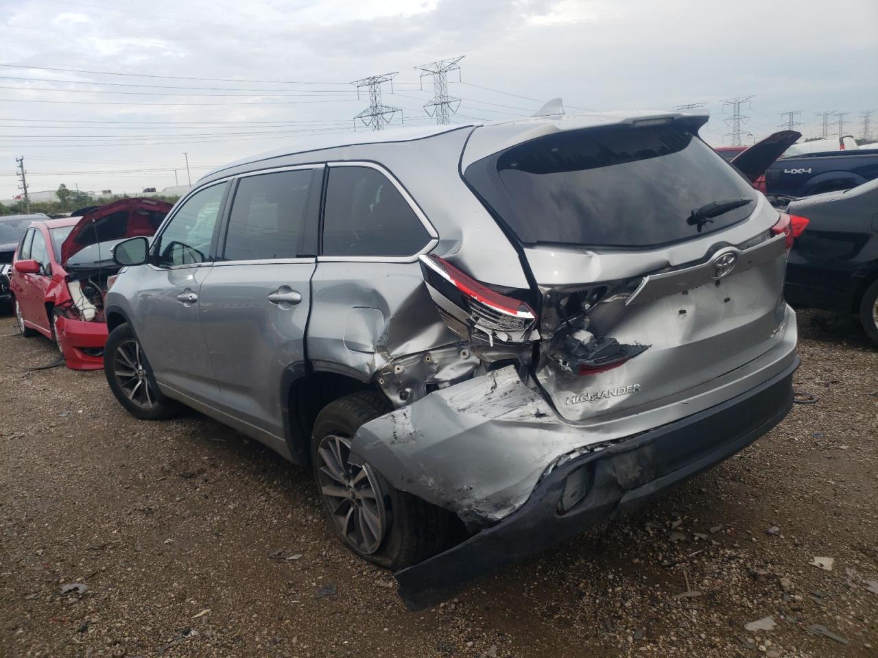 Lot #2823866172 2017 TOYOTA HIGHLANDER