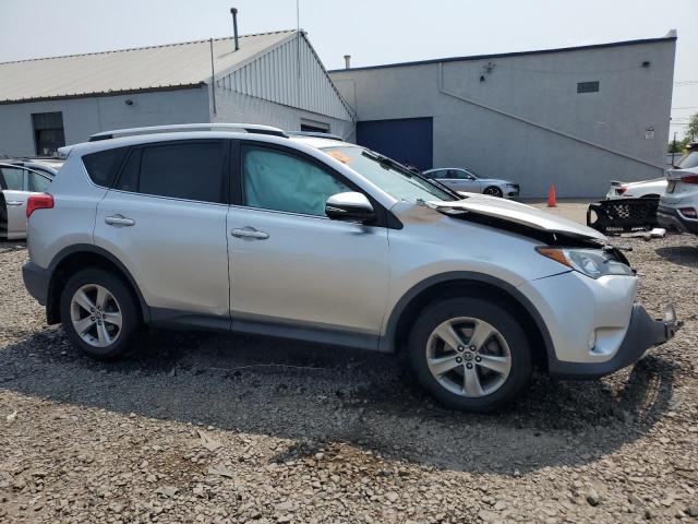 VIN 2T3RFREV9FW364436 2015 Toyota RAV4, Xle no.4