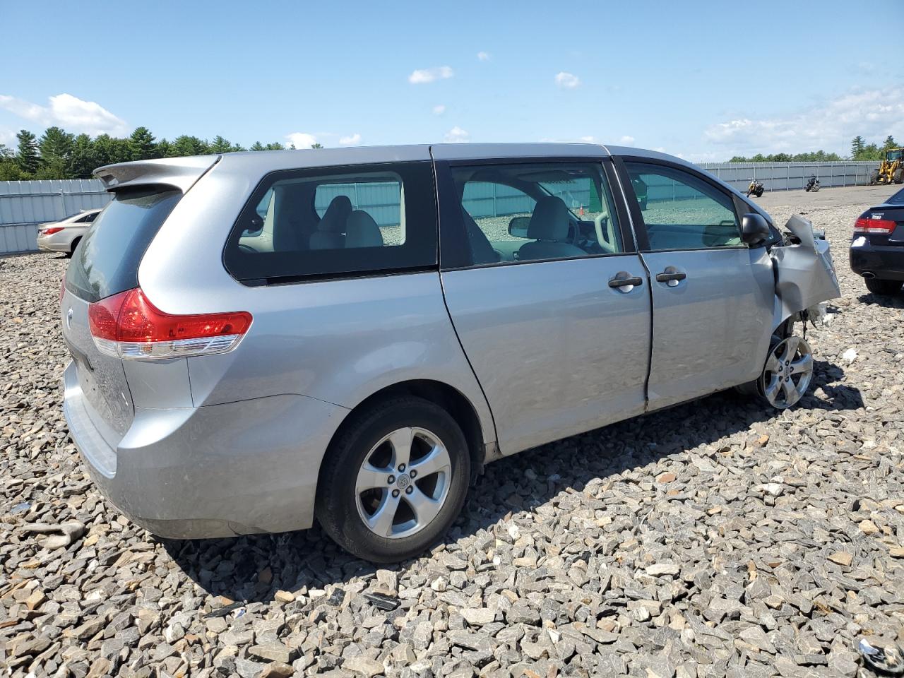 Lot #2945446727 2012 TOYOTA SIENNA