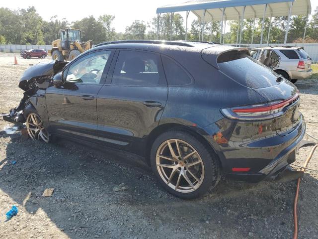 VIN WP1AA2A59NLB02960 2022 Porsche Macan no.2