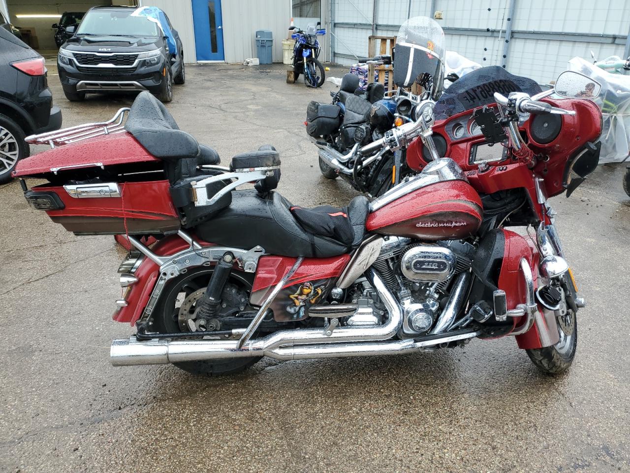 Harley Davidson CVO Electra Glide Ultra Limited 2014 FLHTKSE