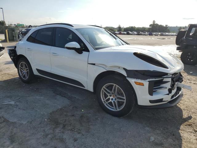 VIN WP1AA2A5XLLB13446 2020 Porsche Macan no.4