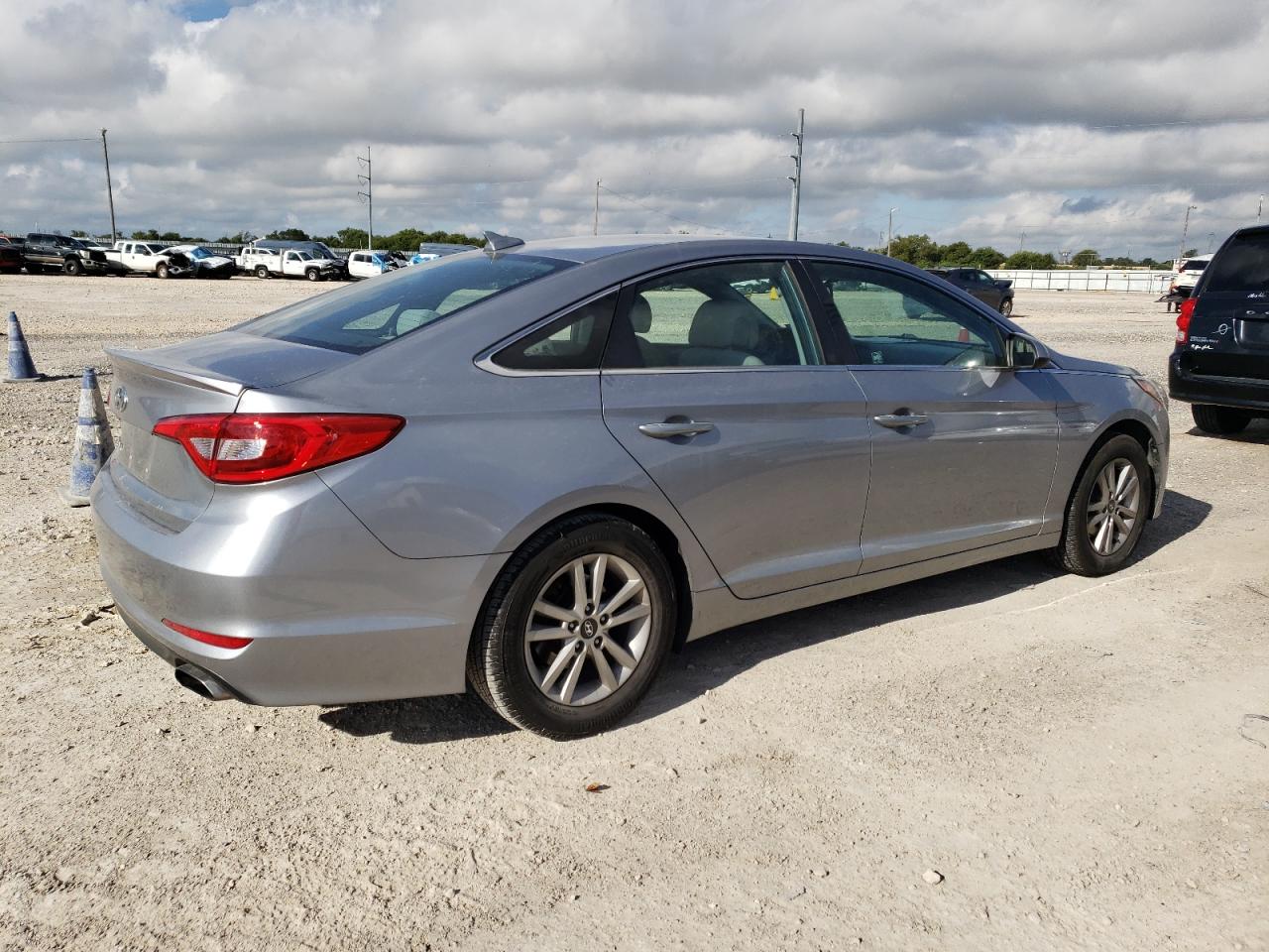 Lot #2862659207 2017 HYUNDAI SONATA SE